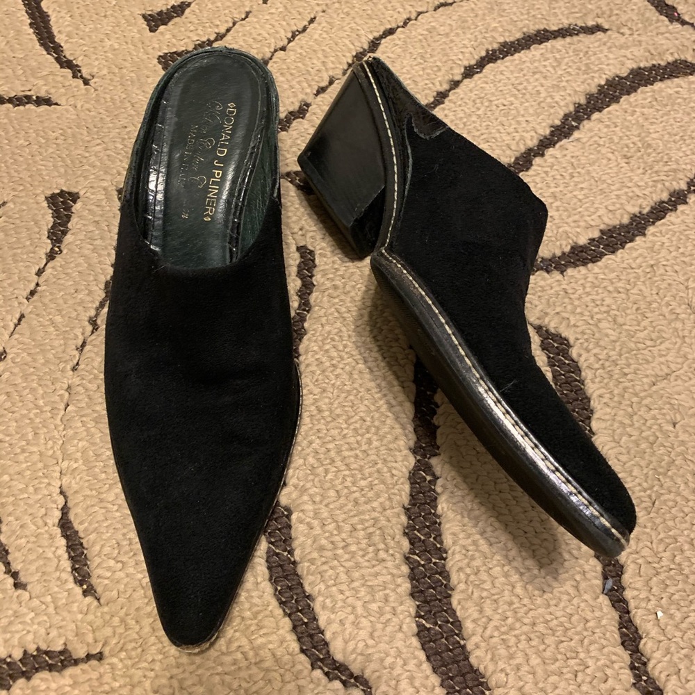 Donald J Pliner mules | black | 8.5